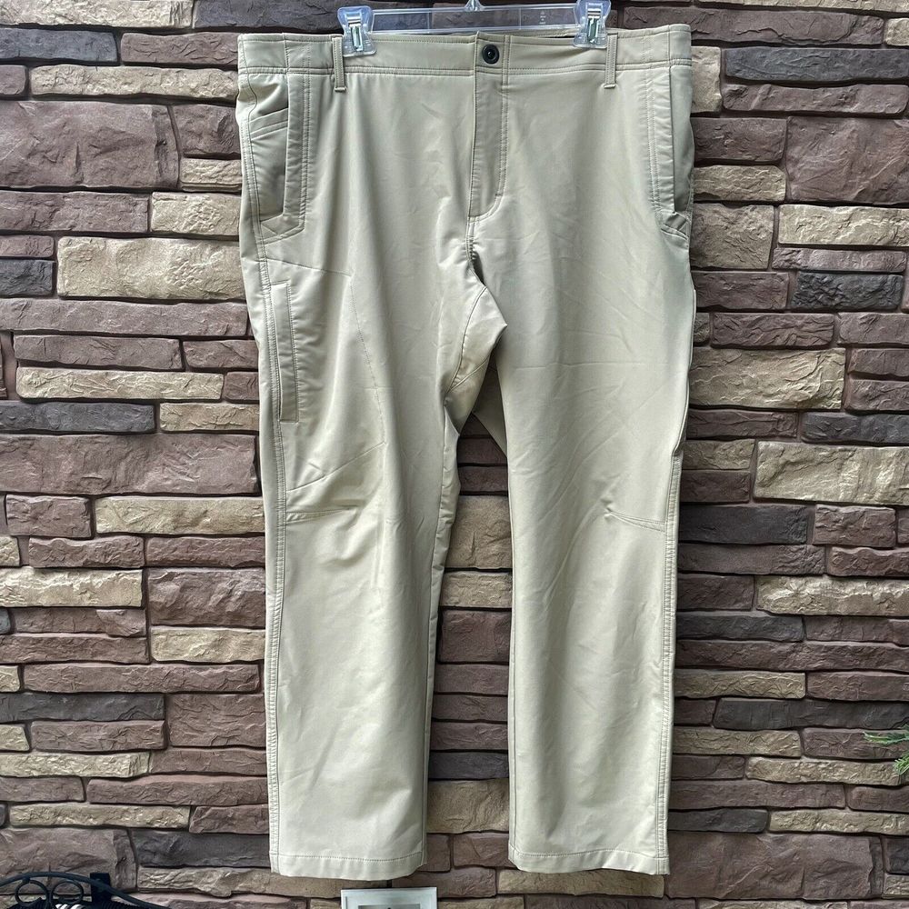 HI-TEC Men's Cross Functional Performance Relaxed Fit Pant Size 38W x 30L Beige